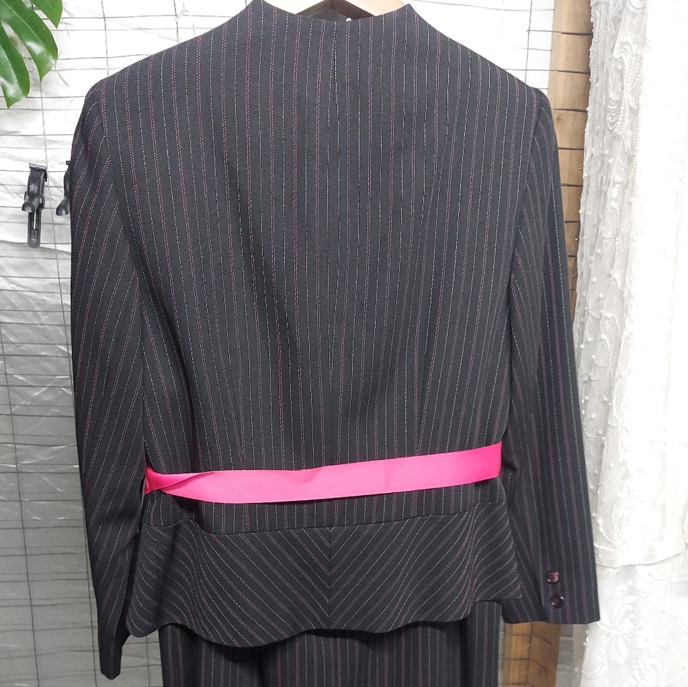 Sag Harbor 2 Piece Pinstriped Career Blazer Skirt Set Contrasting Pink Belt Plus - Picture 6 of 16
